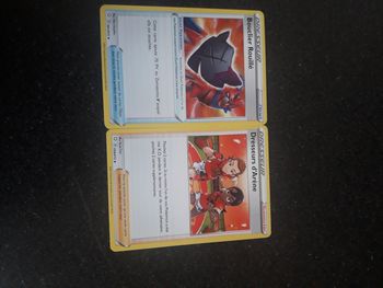 Bouclier rouillé + dresseurs d'arène lot de 2 cartes Pokémon neuves