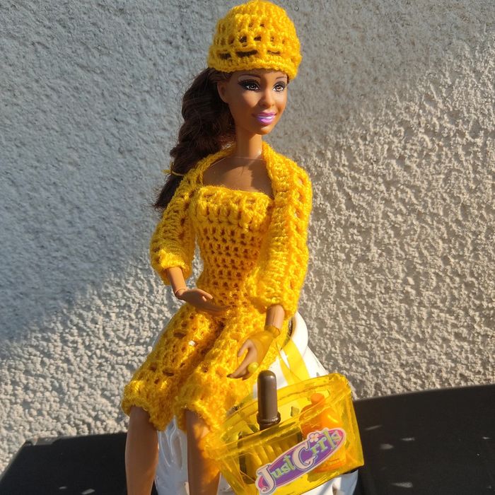 Vêtements pour Barbie 3+1€. - photo numéro 3