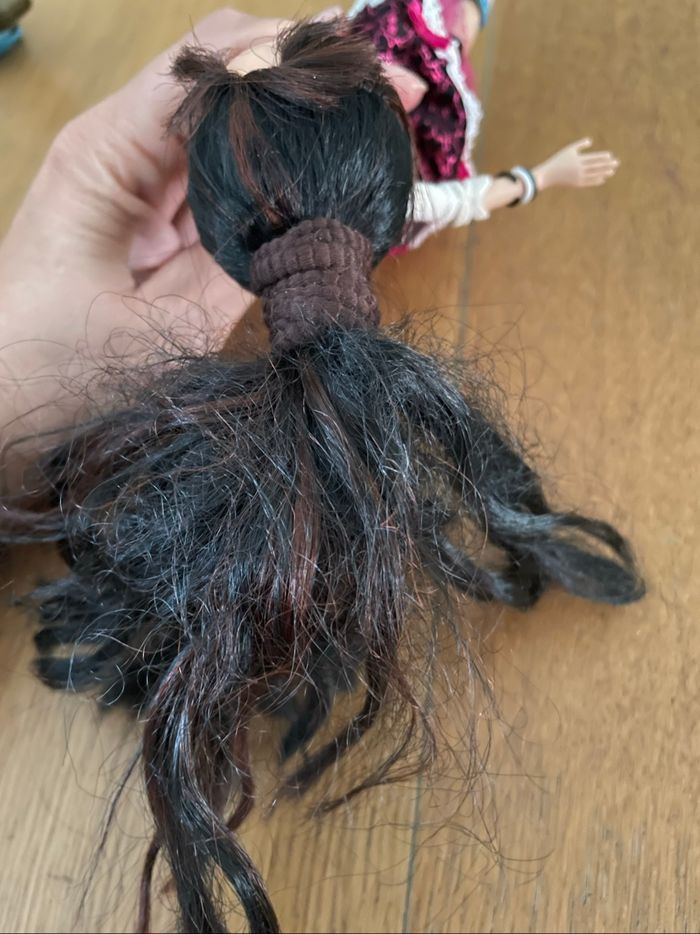 Poupée bratz - photo numéro 4