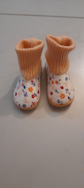 Chaussons fille taille 20