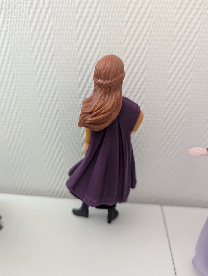 Lot de figurines Disney la reine des neiges Elsa, Anna et Sven - photo numéro 5