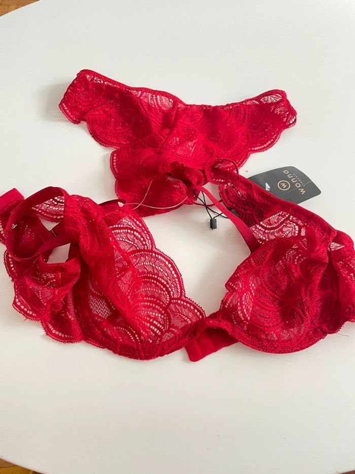 Ensemble en dentelle rouge 75B/S