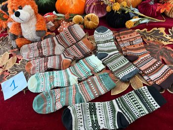 🧦 Lot de 7 paires de chaussettes fantaisie – style ethnique / hivernal