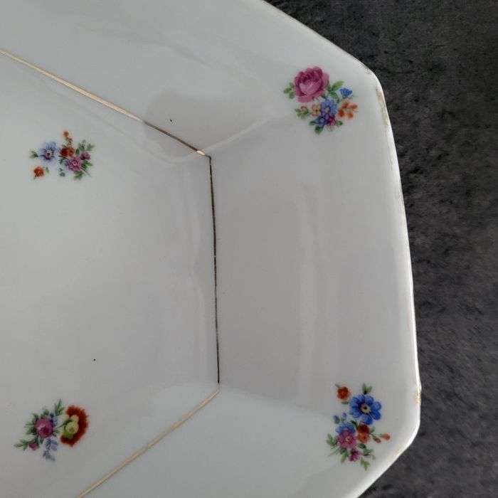 Plat octogonal vintage en porcelaine fleurie CH-R en bon état - photo numéro 2