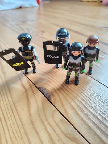 Playmobil policiers et voleurs