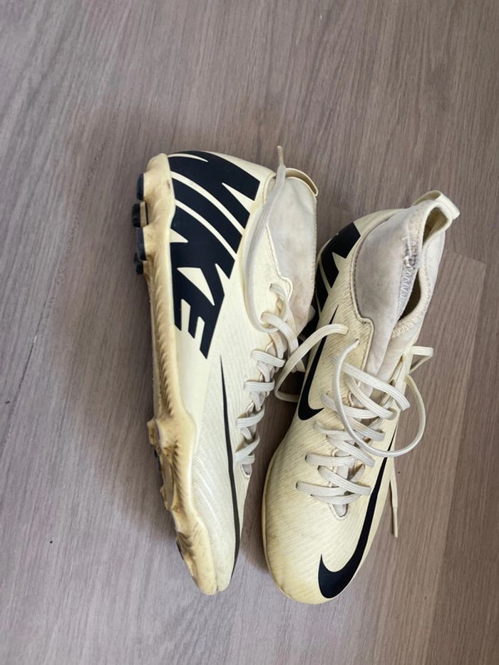 Baskets de foot nike - photo numéro 2