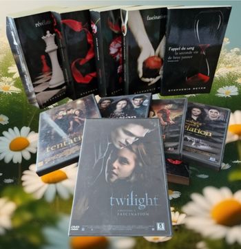 Lot Twilight dvds + livres