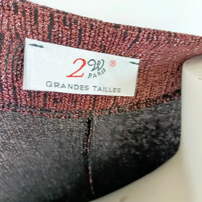 Robe bordeaux pailletée manches longues 2W Paris Taille 6 (58/60) A460 - photo numéro 6