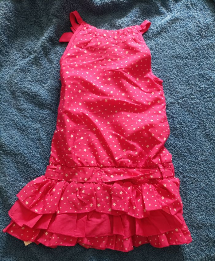 Robe rose avec étoiles blanches 2 ans - photo numéro 2