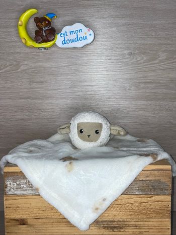 PRI30 doudou mouton 🐑 primark