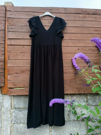 Robe longue bohême noire avec volants et dos boutonné TU 38 à 46