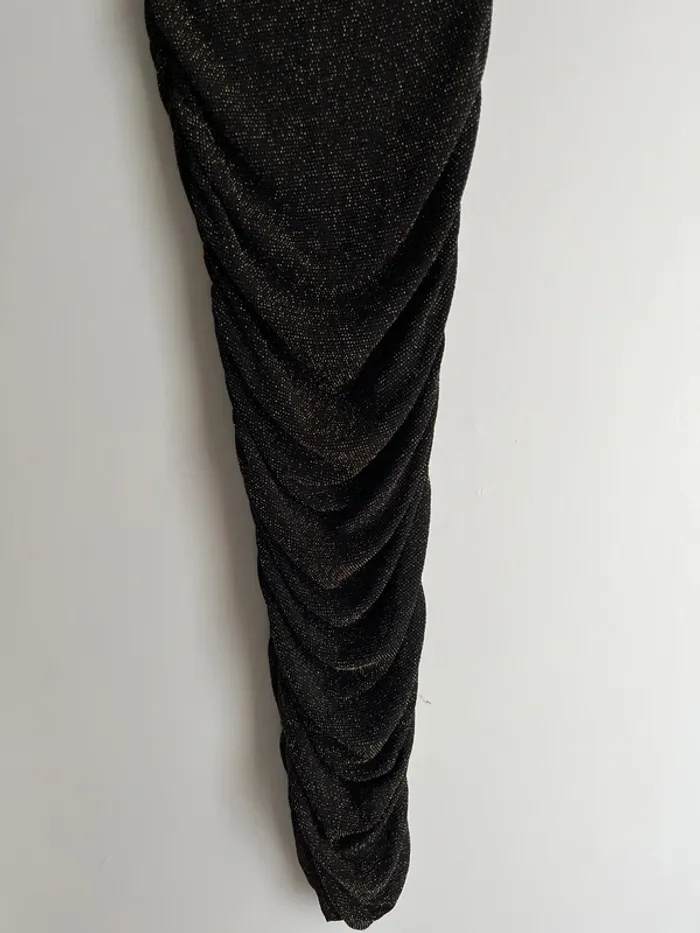 Robe dos nu - photo numéro 2