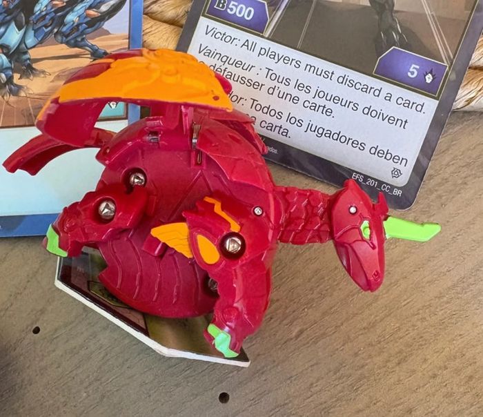 Lot 8 Bakugans avec cartes jeux + jetons - photo numéro 6