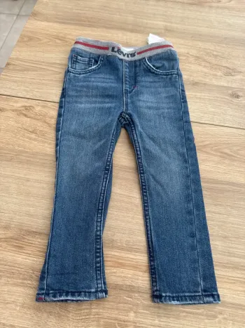Jean levis