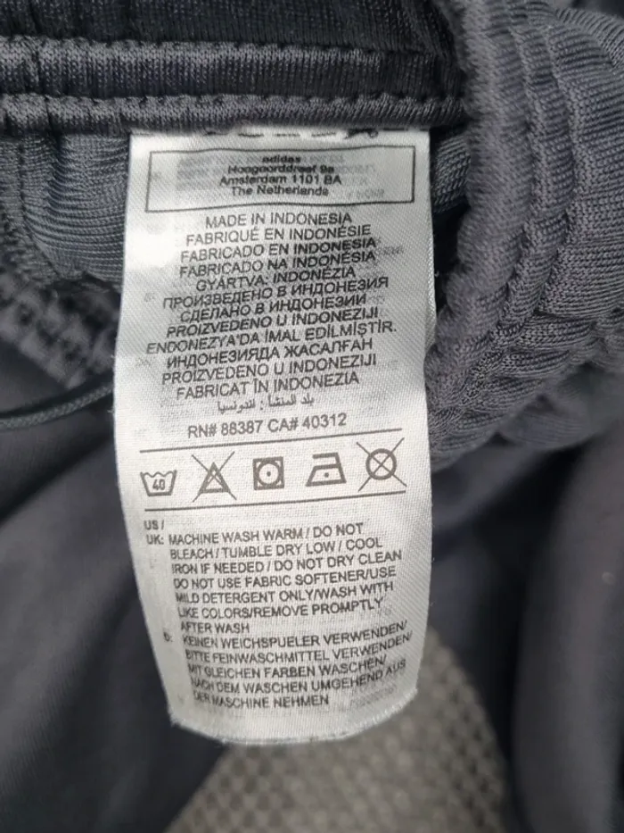 Jogging Adidas gris – 12 ans (mesures en photos) - photo numéro 5