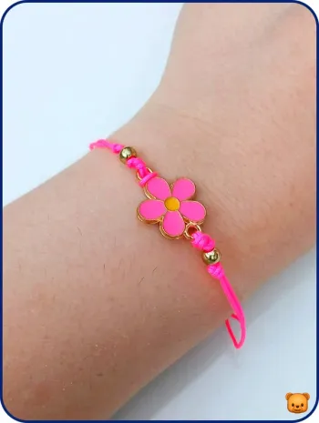 Bracelet fleur rose fushia sur cordon ajustable – look minimaliste