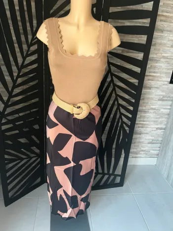 Jupe satinée noire et beige