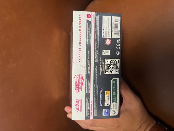Pokémon - ETB Flamme Blanche EV 10.5 - photo numéro 4
