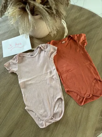 Lot de 2 bodys 36 mois