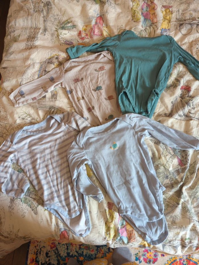 Lot de 4 Bodies manches longues 12 mois