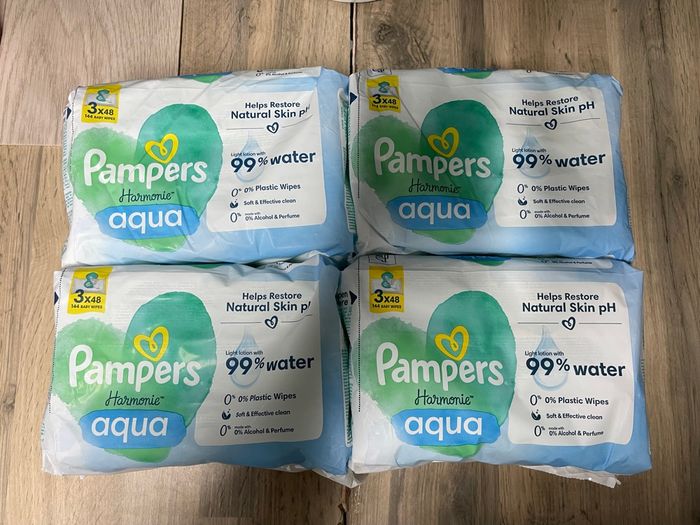 Lot 12 paquets lingettes Pampers Aqua