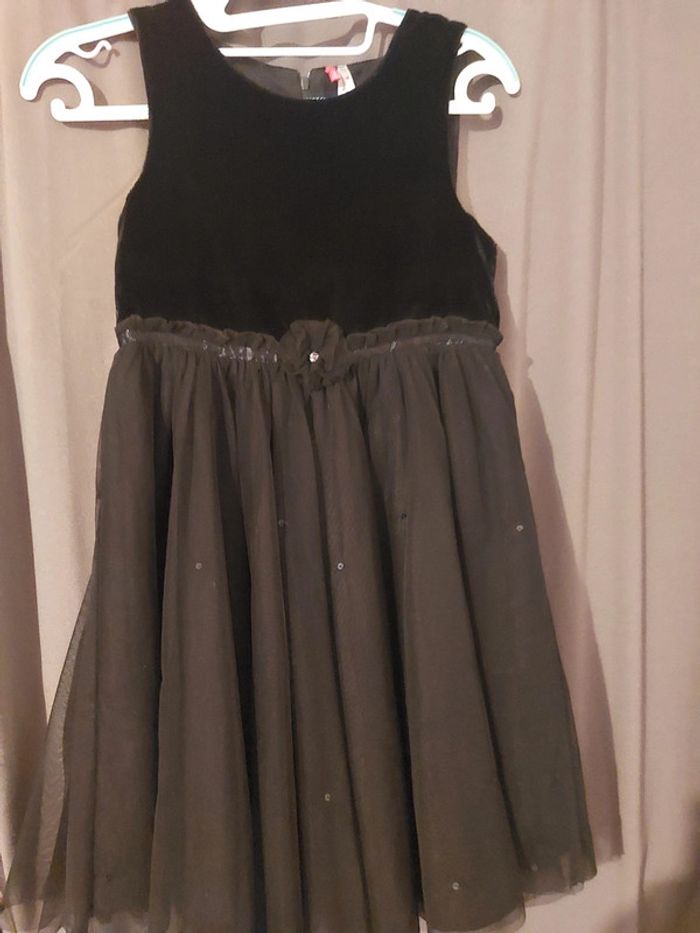 Très belle robe noire orchestra 10 ans en TBE