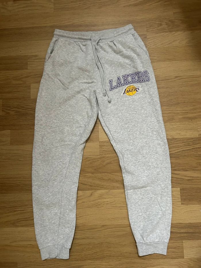 Jogging Lakers