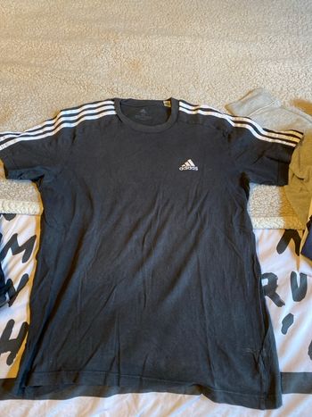 Vends tee shirt noir adidas