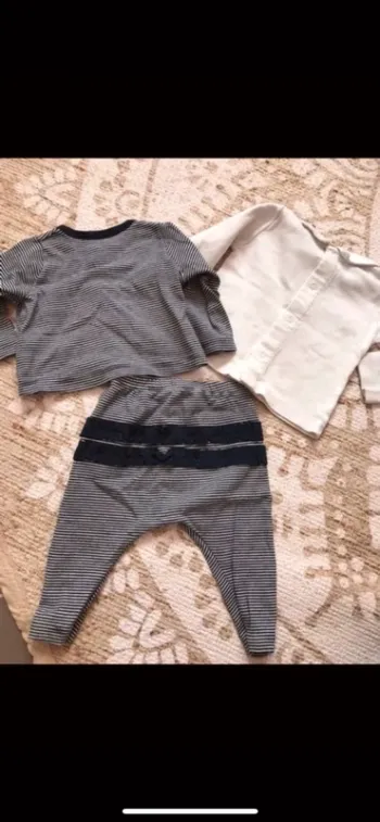 Ensemble 3 pièces petit bateau taille 6 mois