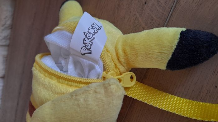 Pochette peluche Pikachu Pokemon neuve 18 cm - photo numéro 5