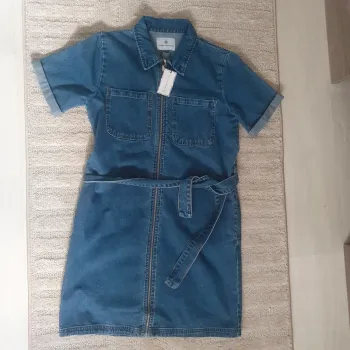 Robe en jean neuve taille 40