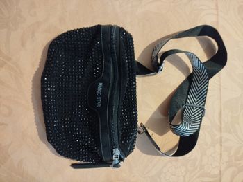 sac banane noir Mango star