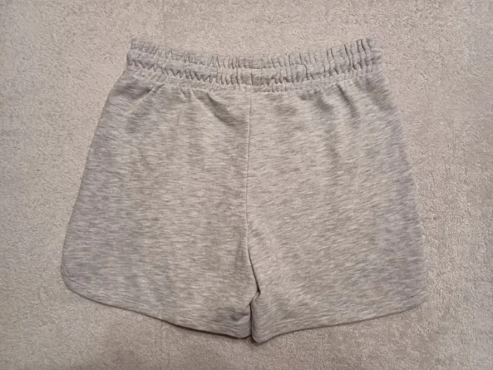 Short gris XS Kiabi (réf perso G-P41)(familleac72) - photo numéro 2