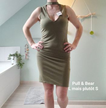 Robe Pull & Bear L mais plutôt S neuf avec étiquette