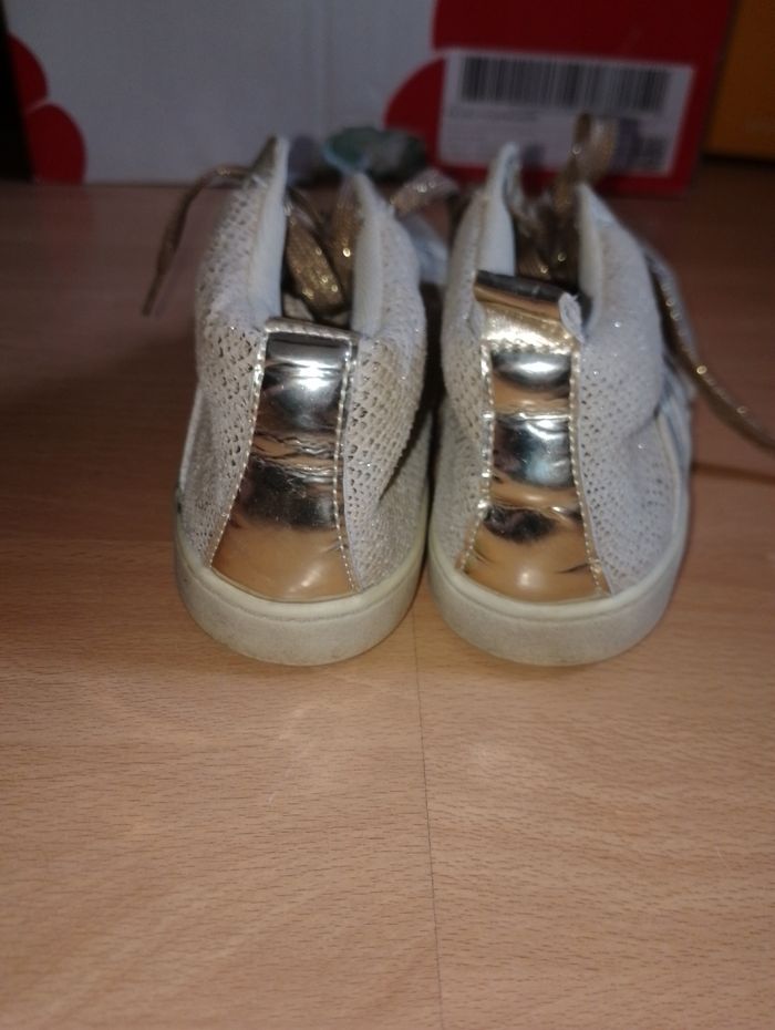 Chaussure couleur or brillante P.36 - photo numéro 5