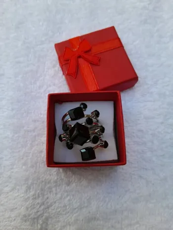 Superbe Bague avec Pierres noires, couleur argentée, taille 60