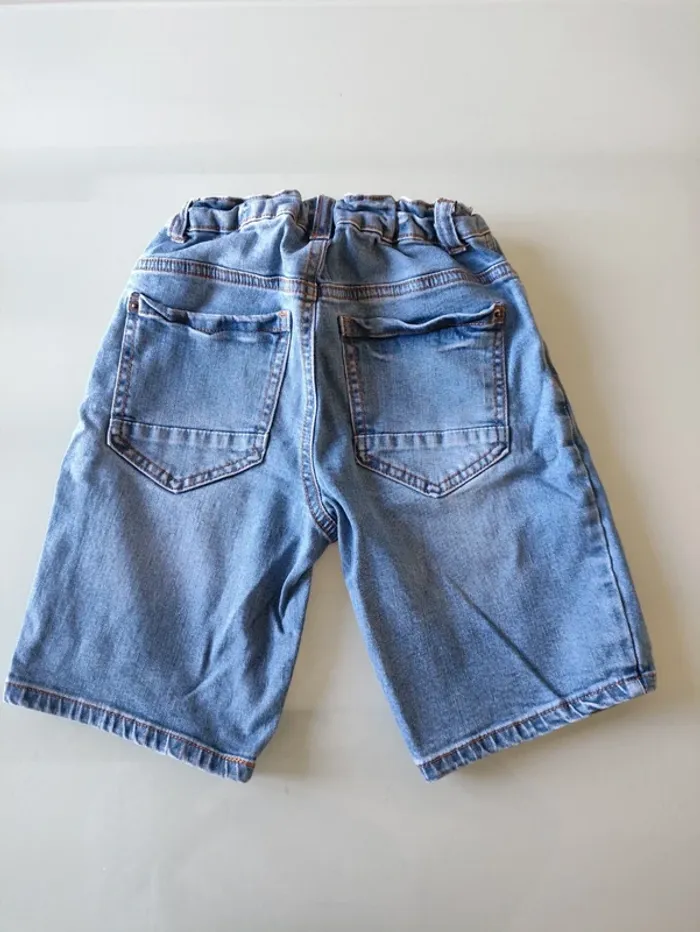 Short slim pour garçon, 
taille 10 ans, 
marque Kiabi. - photo numéro 9