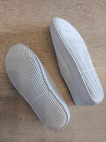 Sandales de gymnastique chaussons NEUVES 34
