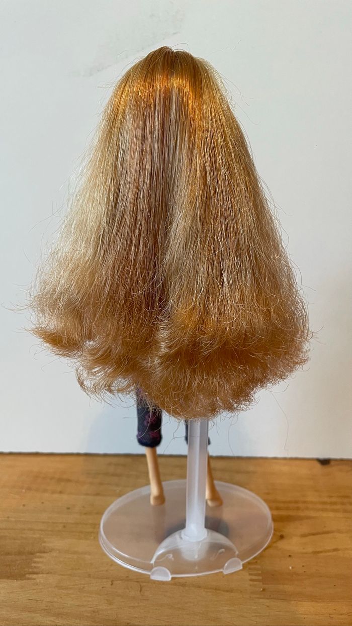 Poupée Winx Flora Denim - photo numéro 7