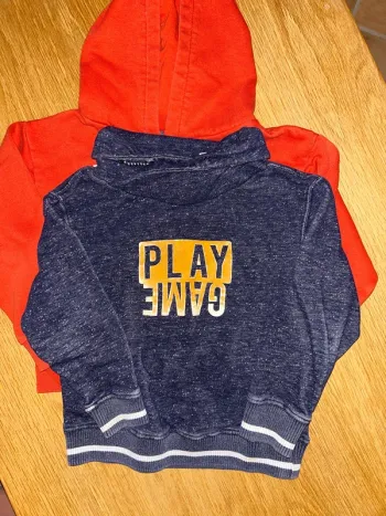 Sweat bleu gris taille 5 ans