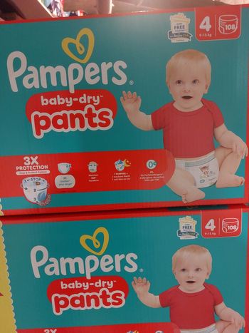 Couches pampers pant  taille 4.