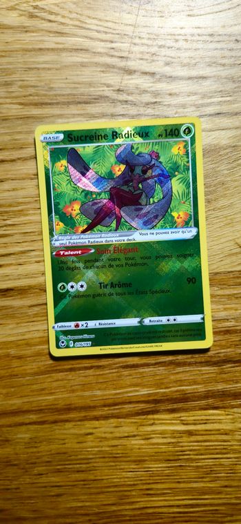 Carte pokemon Sucreine Radieux  016/195
