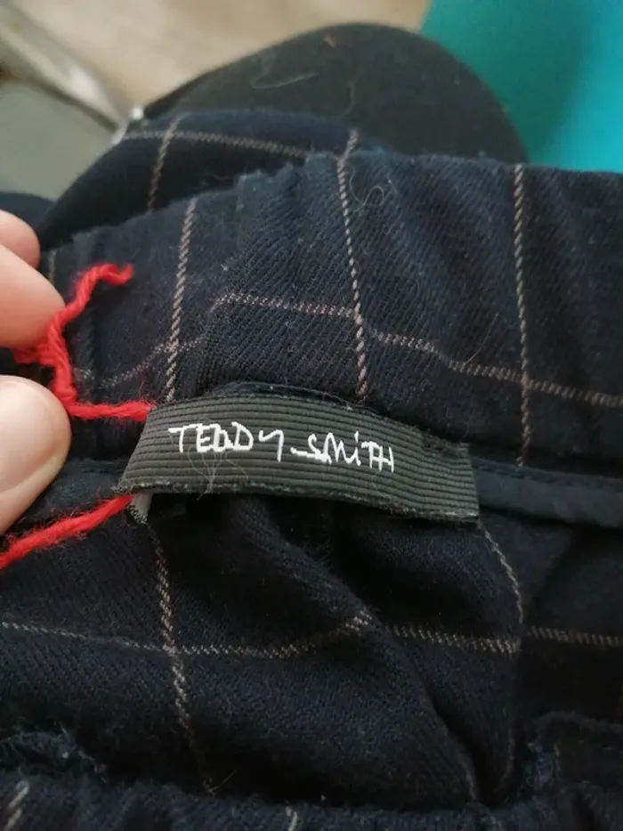 Pantalon noir droit à carreaux avec lignes beiges élastique à la taille et lien / teddy Smith / (38) - photo numéro 9