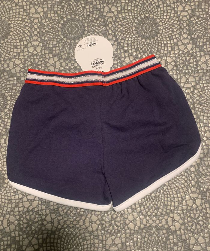 Short neuf taille 4 ans - photo numéro 2