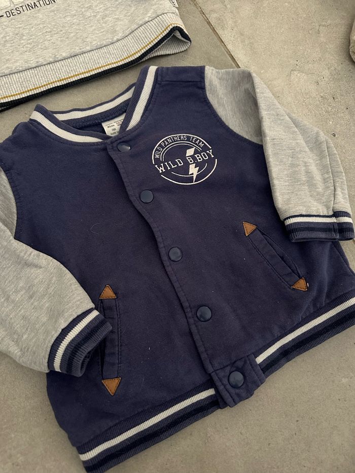 Veste type bomber Zara taille 12/ 18 mois et pull Mum - photo numéro 2