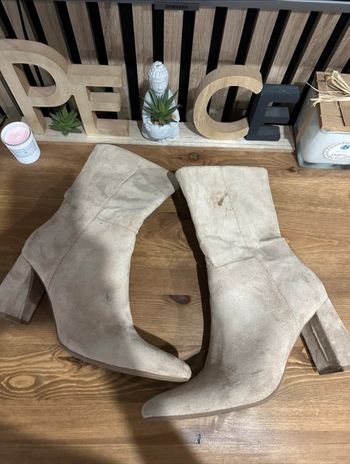 Bottines beige à talons