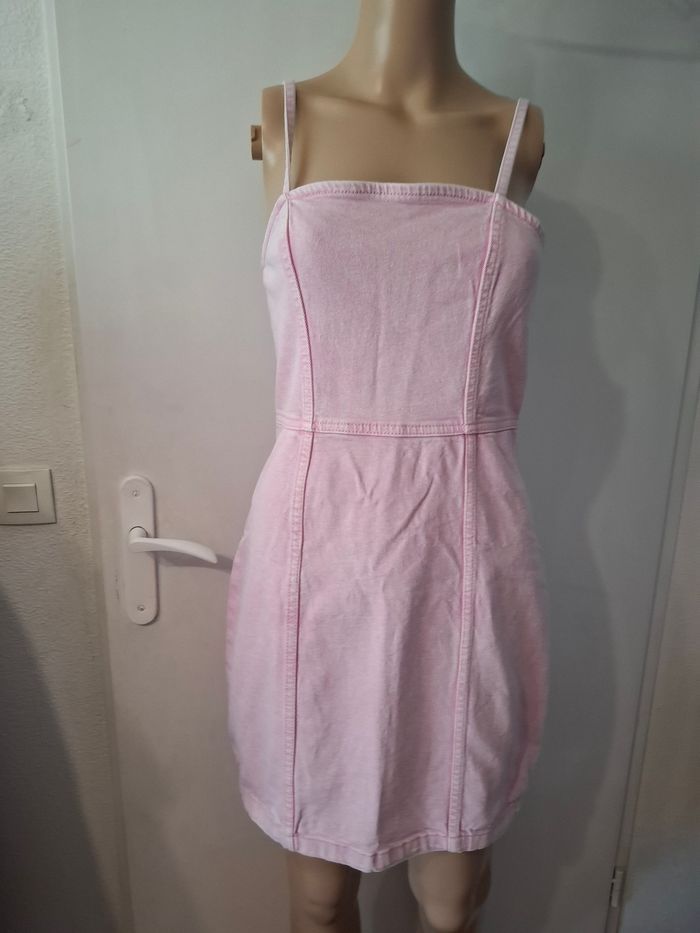 Robe en jean h&m taille 36 en très bon état 0 - photo numéro 2