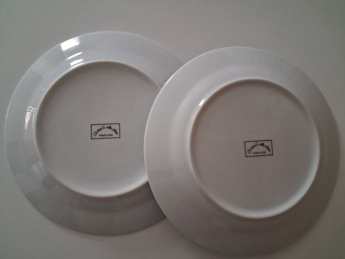 Lot de 4 assiettes à dessert et une sous-tasse - photo numéro 2