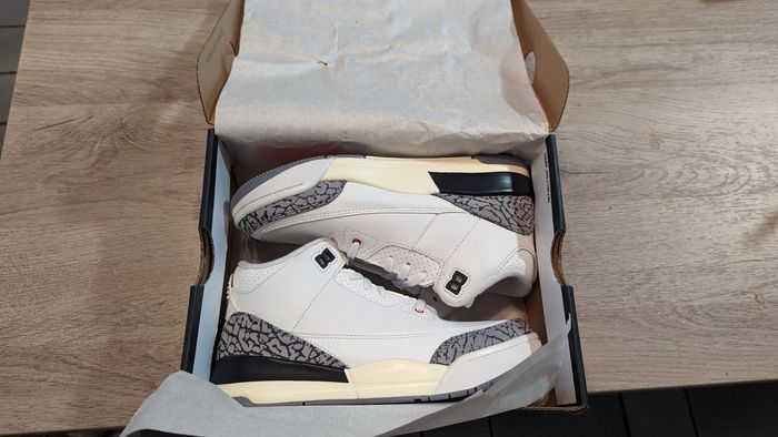 Chaussures air Jordan 3 white cement