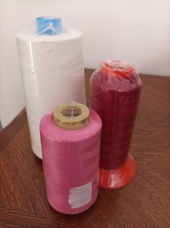 Lot 3 cônes de fil pour couture